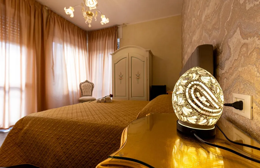 Amy Rooms-1